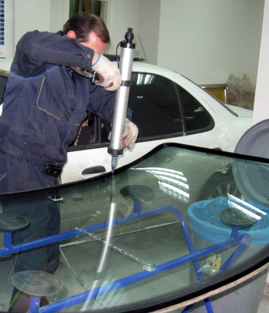 Fast And Reliable Front Windscreen Replacement Services