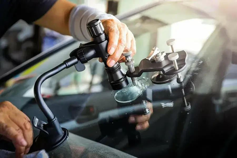 Auto Glass Repair in Abu Dhabi