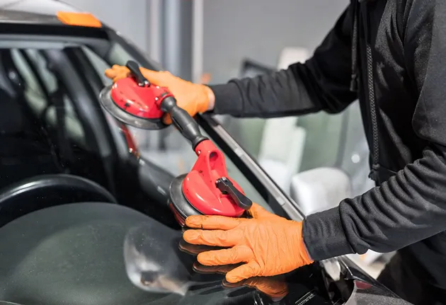 Auto Glass Replacement in Dubai