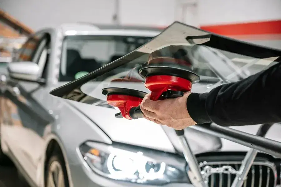Car Glass Replacement in Abu Dhabi
